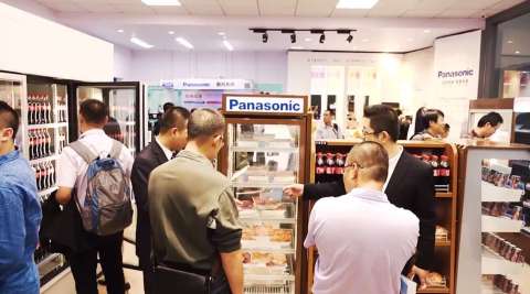 Panasonic introduced one-stop solutions for retail (Photo: Business Wire)