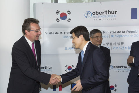 歐貝特科技首席執行官Didier Lamouche與韓國總理黃教安（照片：美國商業資訊） 