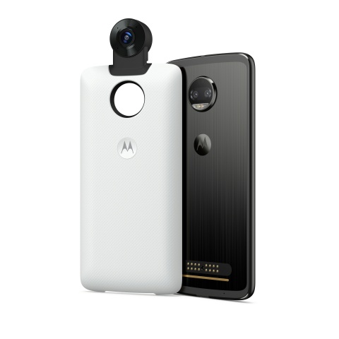 360 Camera Moto Mod + Moto Z2 Force Edition (Photo: Motorola)