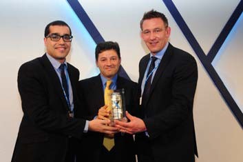 At the award ceremony in Hertfordshire near London (from left to right): Aziz Mabrouki (Henkel), Graham Chipchase (Rexam Chief Executive), Mark Sowerby (Henkel). (Photo: Business Wire)