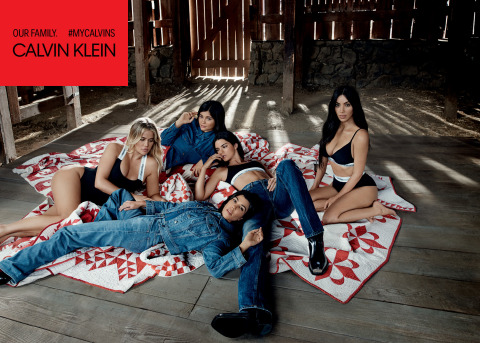 CALVIN KLEIN, INC.宣佈,2018年春夏廣告活動由Kim Kardashian West、Khloé Kardashian、Kourtney Kardashian、Kendall Jenner和Kylie Jenner領銜擔綱