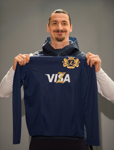 在2018年FIFA俄羅斯世界盃之前，國際足球明星Zlatan Ibrahimović宣佈與Visa合作，為他的Visa球衣增添自己獨特的風采。（照片：美國商業資訊） 