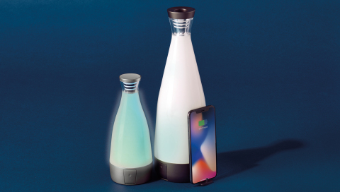 Mini & Regular Gloo Wireless Charging Bottle (Photo: Deconnect)