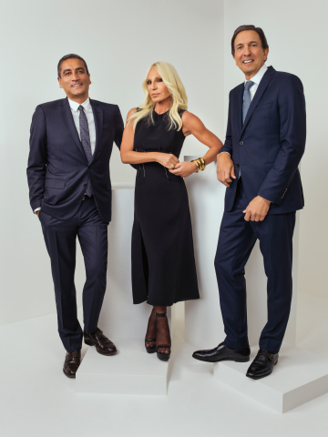 L-R: Jonathan Akeroyd, Donatella Versace, John D. Idol. (Photo: Rahi Rezvani)