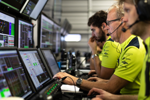 思博伦与阿斯顿马丁车队缔结的技术合作关系大幅缩短这支车队在FIAWEC赛事中的高速局域网测试和设置时间。（照片：美国商业资讯） 
