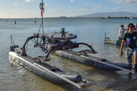 Maritime RobotX挑战赛期间，参赛队伍全新建造船只，并为其配备推进装置、传感器和控制系统，包括Velodyne激光雷达传感器。