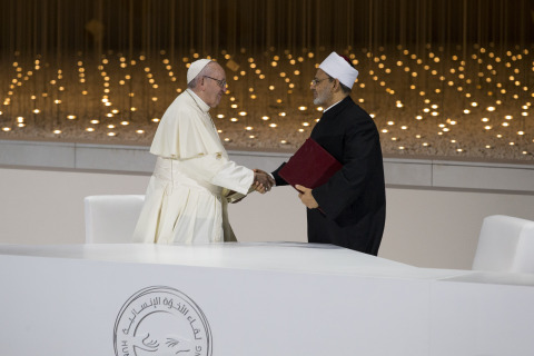 Pope Francis and Grand Imam of Al Azhar Sign Historic Abu Dhabi Declaration for World Peace and Living Together (Photo: AETOSWire)