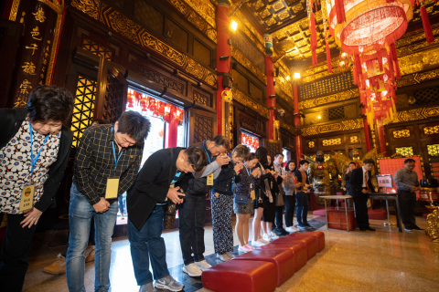 Temple hopping with Good Fortune Hong Kong: Thailand groups visiting Wong Tai Sin Temple for a cultural immersion. (Photo: Business Wire)