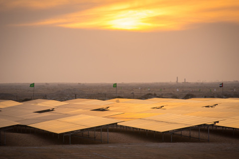 位于毛里塔尼亚的非洲最大太阳能光伏发电厂。（照片提供人：Clement Tardif）