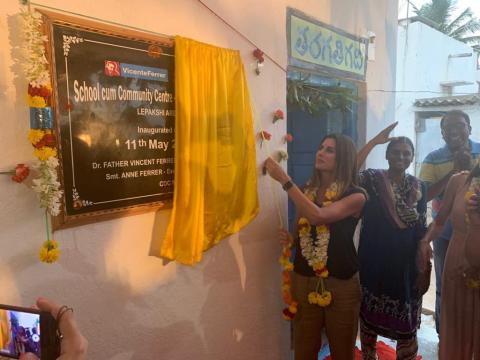 Gema Aznar, General Manager of Mary Kay Spain, during School's inauguration in Anantapur, India. (Photo: Mary Kay Inc.)