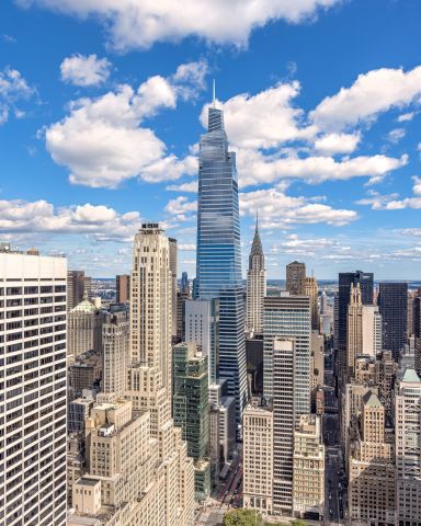 One Vanderbilt高1,401英尺，面積共計170萬平方英尺，能夠提供無與倫比的綜合設施方案、創新的辦公大樓設計、科技服務、一流的永續性措施，以及中央車站近在咫尺的黃金位置。這棟標誌性的大廈是曼哈頓中城最高的辦公大樓。（照片：美國商業資訊）

