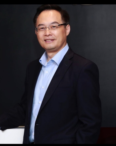 醫學學士、企業管理碩士Rogers Yongqing Luo（照片：美國商業資訊）