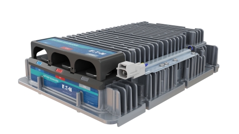 伊顿的专业转换器也称为电池均衡器，可与另一种转换器搭配使用，从BEV的600伏系统中获取电能，并将电压降至24伏。（照片：美国商业资讯）
