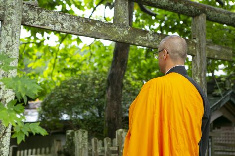 A priest at Mount Koya (C) JNTO