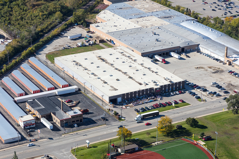Westmount Realty Capital和Ares Management Corporation对位于芝加哥和密尔沃基成熟工业子市场的机构级品质投资组合进行了资产重组和收购。该投资组合包含物流、大宗分销设施和“最后一英里”工业地产，总面积达610万平方英尺。该投资组合共包含51处地产，图为其中一处工业地产。（照片：美国商业资讯）