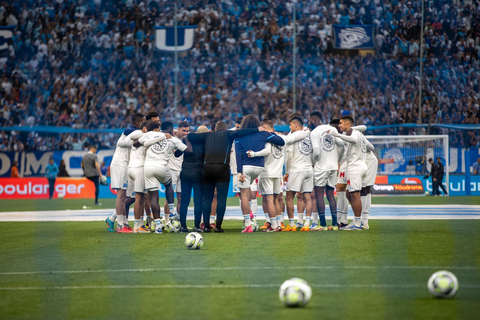 Ahead of their Ligue 1 match against Lyon, the players of Olympique de Marseille wore jerseys that were made as part of PUMA’s innovative recycling project RE:JERSEY.