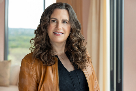 玫琳凯首席运营官Deborah Gibbins(照片:玫琳凯公司)