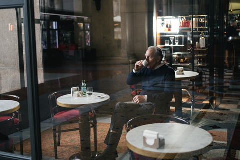 Introducing Starbucks Oleato™ – a Revolutionary New Coffee Ritual (Photo: Business Wire)