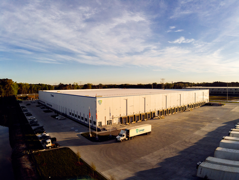Lineage Logistics的Savannah Fresh-Port Wentworth设施位于萨凡纳港附近具有战略意义的位置，可让Lineage每天处理多达140万磅货物。（照片：美国商业资讯） 