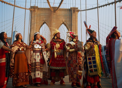 随着秘鲁旅游业再次崛起，来自库斯科的秘鲁演员在纽约市宣传2023年太阳节。（照片：PROMPERÚ）。
