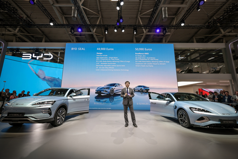 比亚迪欧洲汽车销售事业部总经理舒酉星宣布海豹正式在欧洲上市 (照片：美国商业资讯)