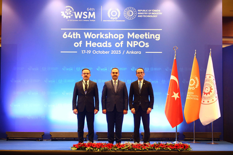 L–R: APO Director for Turkiye Abdullah Basar, Minister of Industry and Technology Mehmet Fatih Kacir, APO Secretary-General Dr. Indra Pradana Singawinata. (Photo: Business Wire)