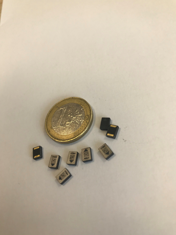 固态SMD微型电池（照片：I-TEN SA） 