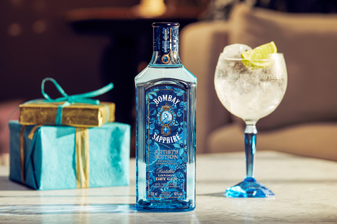 The new limited-edition label for Bacardi-owned BOMBAY SAPPHIRE eliminates the need for a gift pack. The striking design was inspired by the gin brand’s 100% sustainably sourced botanicals. (Photo: Business Wire)