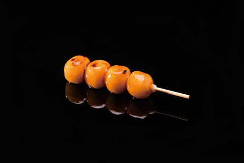 Mitarashi Dango: 150 yen (Photo: Business Wire)