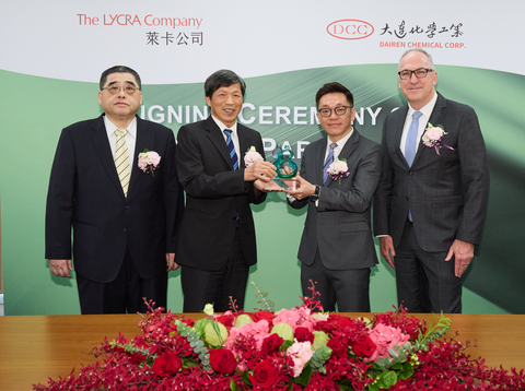 The LYCRA Company presents the Green Partner Award to DCC. (l. to r.) Shean-Tung Lin of DCC; Fu-Chu Huang of DCC; Simon Chuang of The LYCRA Company; and Steve Stewart of The LYCRA Company. (Photo: Business Wire)