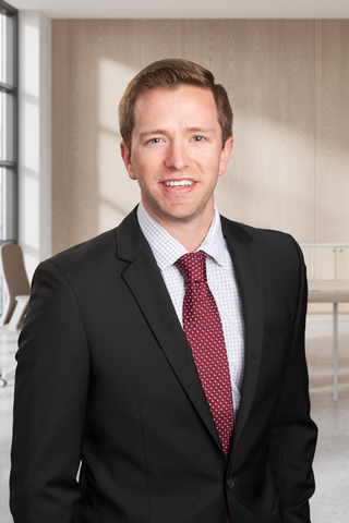 Zack Palazzo,销售与财务副总裁
