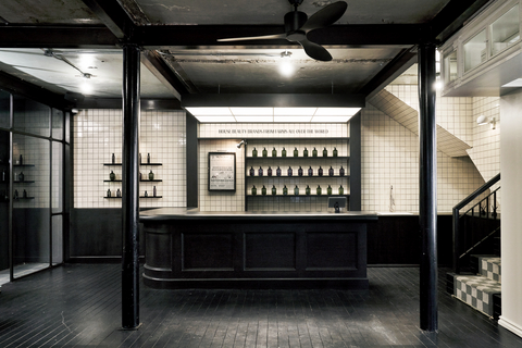 旗舰店还提供定制服务，访客可选用心仪钥匙扣打造专属护手霜。（照片：Monclos）