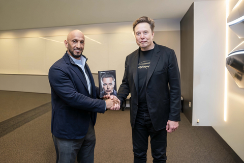 H.E. Abdulla bin Mohammed bin Butti Al Hamed, Chairman of the UAE Media Council and Chairman of BRIDGE, meets Elon Musk, CEO of X, SpaceX, Tesla, and Starlink, at Tesla Headquarters in Palo Alto, California (Photo: AETOSWire)