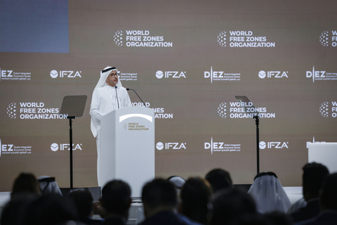 世界自由区组织(World FZO)主席穆罕默德·阿尔扎鲁尼(Mohammed Al Zarooni)博士出席2025年在迪拜举办的第十届世界大会(照片:AETOSWire)