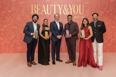 From L to R: Jaspreet Singh Gulati, Founder & Director, HiTech Formulations; Aparna Saxena, Founder & CEO, Antinorm; Stéphane de La Faverie, President & CEO, The Estée Lauder Companies; Harsha Soundararajan, Founder, Mimiq; Khanak Gupta, Co-Founder & CEO, Sohrai Beauty; and Rohan Vaziralli, General Manager, The Estée Lauder Companies India.