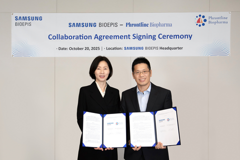 Samsung Bioepis总裁兼首席执行官Kyung-Ah Kim(左)与Phrontline创始人兼首席执行官Zhaoyuan ‘Tony’ Chen(右)签署全球战略合作协议,共同推进实体瘤领域抗体偶联药物(ADC)疗法研发。