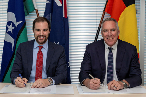 Assistant Secretary Space Systems Branch, Michael Hunt, formalizes contract negotiations for the through-life support of the IS-22 satellite with Rory Welch, senior vice-president of service delivery at SES Space and Defense. Photos: Corporal Annika Smit