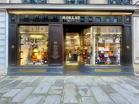 Paris flagship rue du Faubourg Saint-Honoré (source: Moreau Paris)

