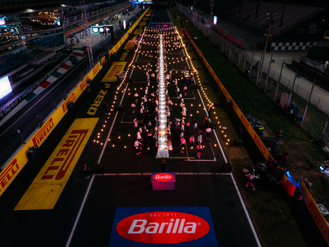 La Tavolata by Barilla on the starting grid of the Monza circuit.

