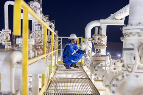 SLB已获得OQ Exploration & Production (OQEP)授予的合同，将在阿曼交付Bisat-B扩建生产设施。根据该合同，SLB将为该设施提供设计、工程、采购、施工和调试服务，并提供为期四年的运营与维护支持。