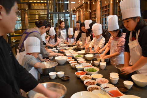 Hilton Worldwide today announced it is awarding more than $280,000 to 100 Hilton Worldwide properties and community organizations around the world as part of its Travel with Purpose Action Grant program. Pictured are 2014 Action Grant recipients in Seoul. (Photo: Business Wire)