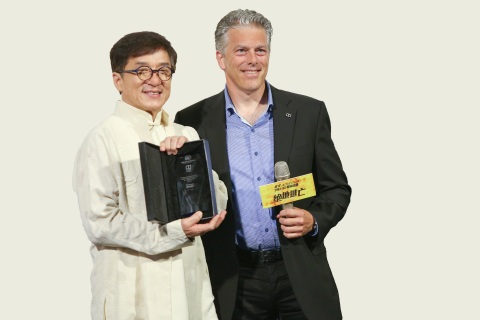 On Sunday, July 17, 2016 Dolby Laboratories and Jackie Chan Cinema celebrated the new Dolby Cinema at Jackie Chan Cinema’s Wukesong site in Beijing. Pictured (from left to right): The internationally acclaimed actor, screenwriter, director, producer and film investor Jackie Chan; Dolby Laboratories Senior Vice President, Cinema Business Group Doug Darrow. (Photo: Business Wire)