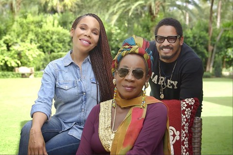 Cedella、Rita和Rohan Marley（Bob Marley的女兒、妻子和兒子）。Bob Marley家族和Privateer Holdings推出世界首個全球性大麻品牌Marley Natural。Marley Natural將提供優質大麻產品，以紀念Bob Marley的一生與遺澤以及他對大麻益處的堅信不移。（照片：美國商業資訊）