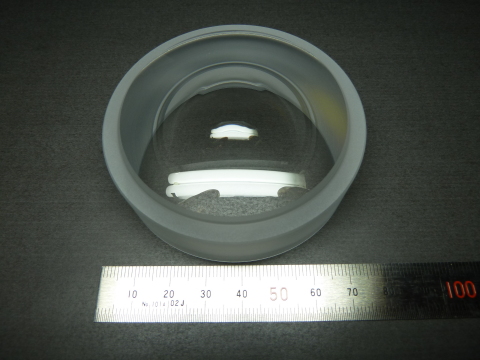Glass-molded aspheric lens: 75 mm in diameter (Photo: Business Wire)
