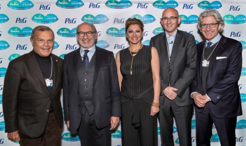 Pampers and UNICEF mark the impact of a 10-Year Public-Private Partnership at the World Economic Forum in Davos. L-R: Sir Martin Sorrell, Gérard Bocquenet, Maria Bartiromo, Gary Coombe, David Sable. (Photo: Business Wire)