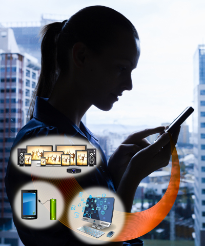 SlimPort(R) Pro整合了音訊、視訊、資料和充電連接，讓您的智慧型手機變成一台袖珍PC（照片：美國商業資訊） 