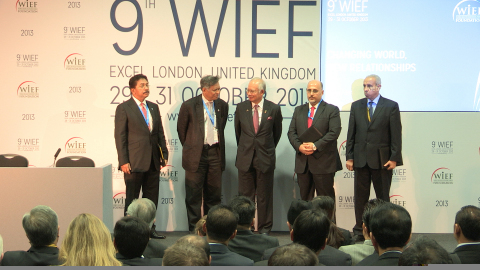 From Left: Tan Sri Abdul Rahman Mamat, Chairman Asia Logistics Council; Dr Surin Pitsuwan,GCEL Asia Advisory Board Chairman; Dato' Sri Mohd Najib Tun Abd Razak, Malaysia Prime Minister; Captain Salloum, Co-Chairman GCEL; Dr EL Hassane Hzaine, Director General ICDT (Photo: Business Wire)